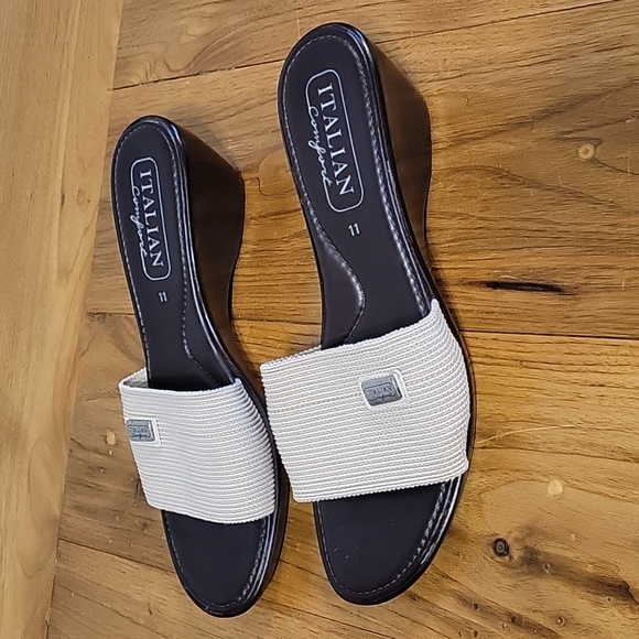 Italian Comfort women's 11 wedged slide sandal - Picture 3 of 8